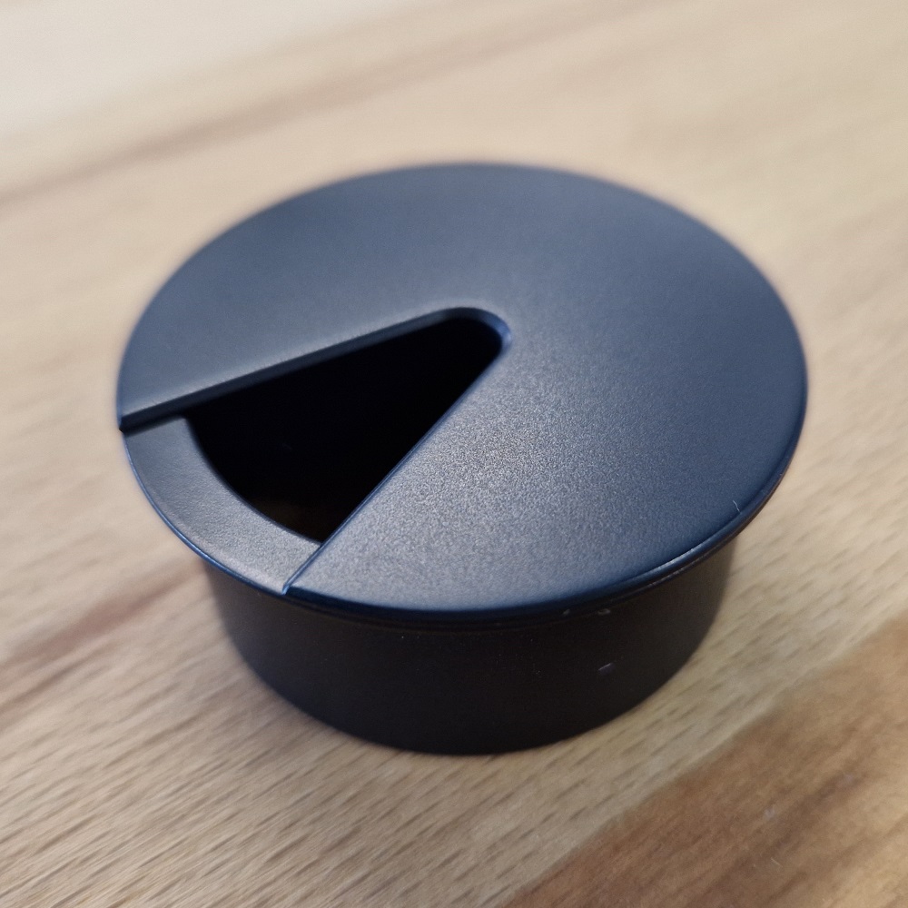 Kabeldurchlass mit Deckel schwarz eloxiert